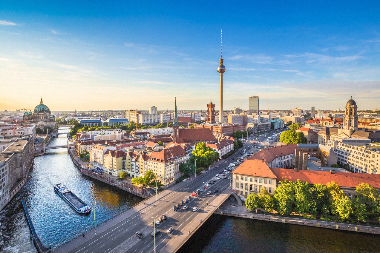 Der Fernsehturm am Alexanderplatz